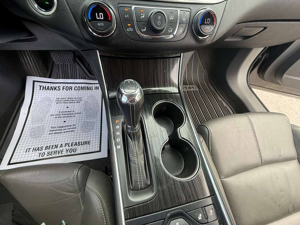 Used 2019 Chevrolet Impala LT w/ Sunroof and Spoiler Package FWD image 17