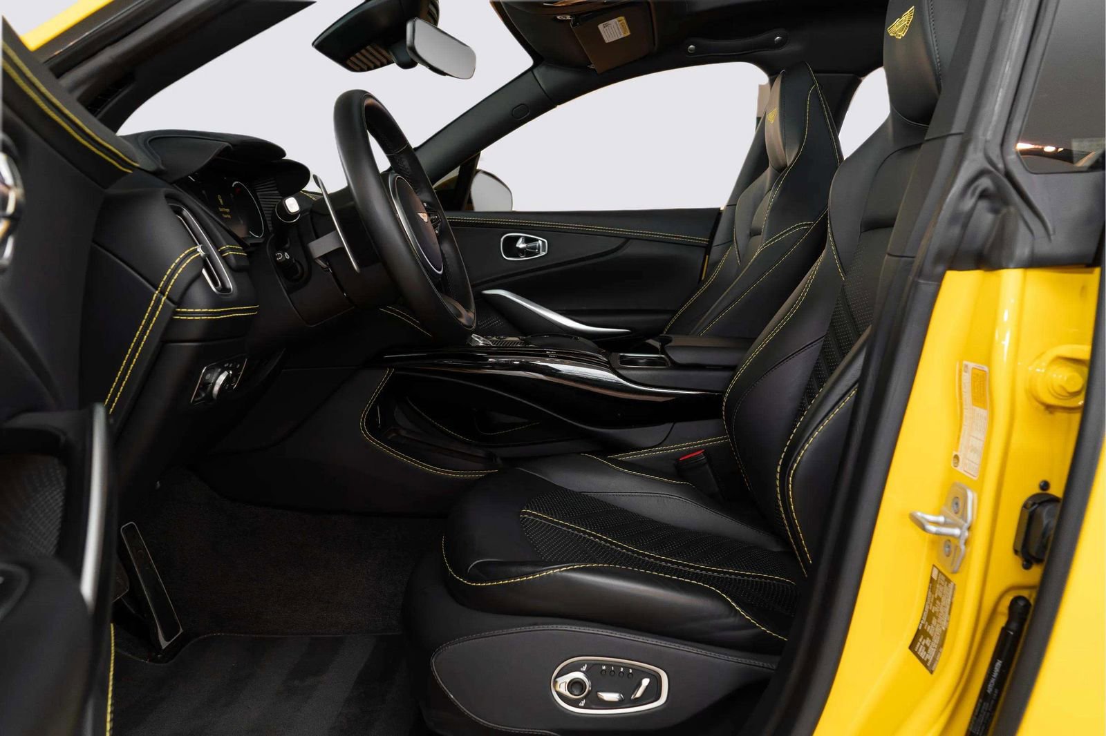 Used 2023 Aston Martin DBX 707 AWD/4WD image 10