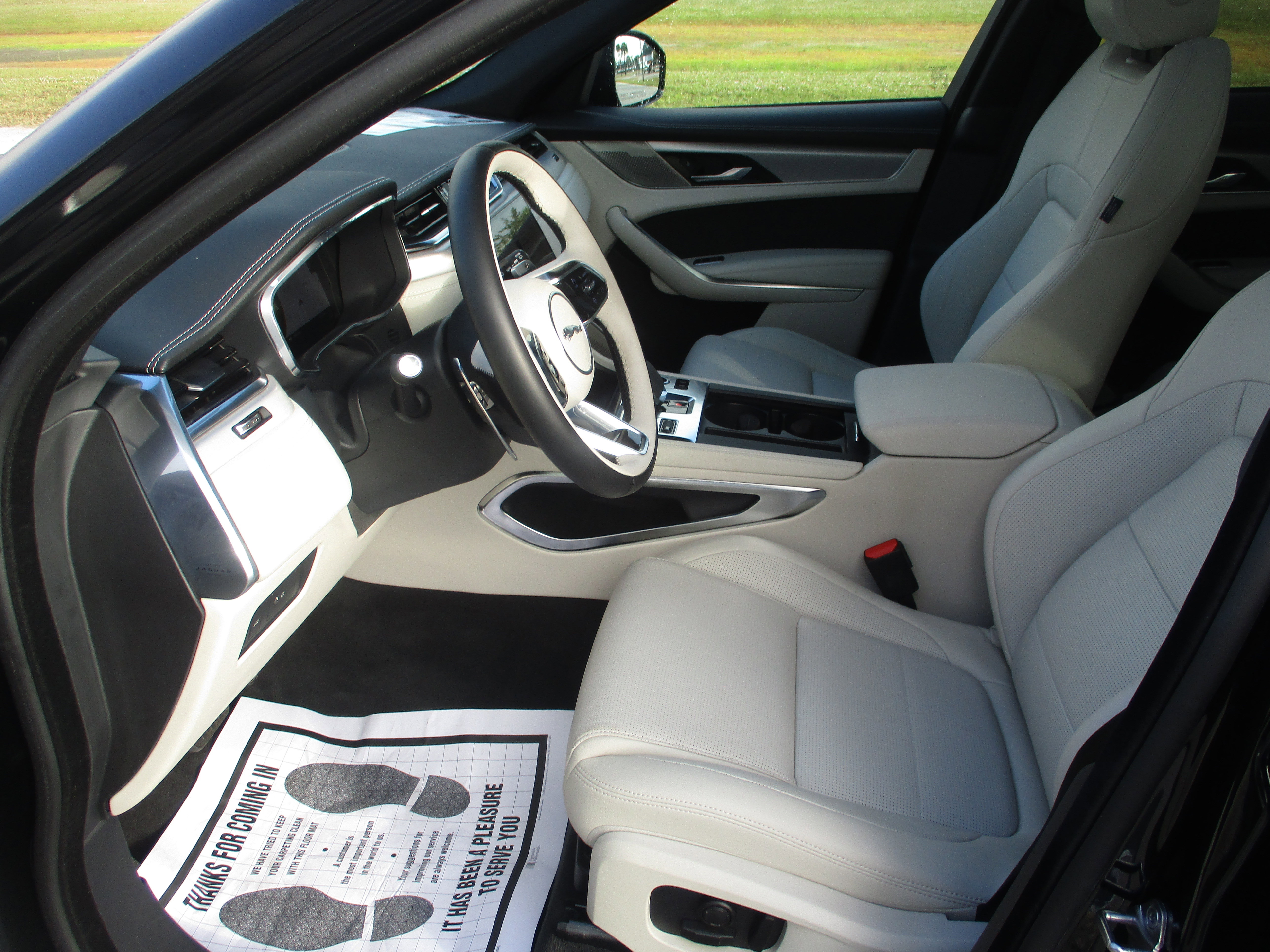 Used 2024 Jaguar F-PACE R-Dynamic S image 10