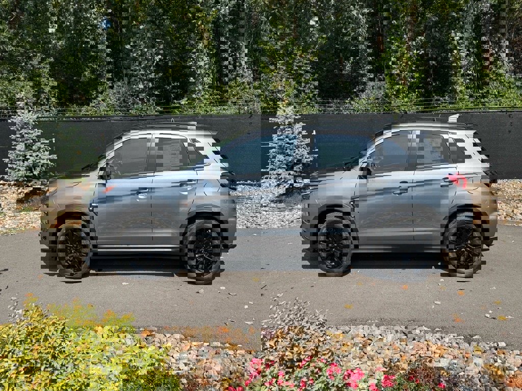 New 2025 Mitsubishi Outlander Sport LE image 2