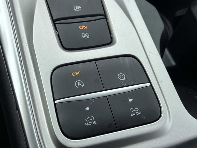 Used 2020 Ford Explorer XLT w/ Equipment Group 202A image 33