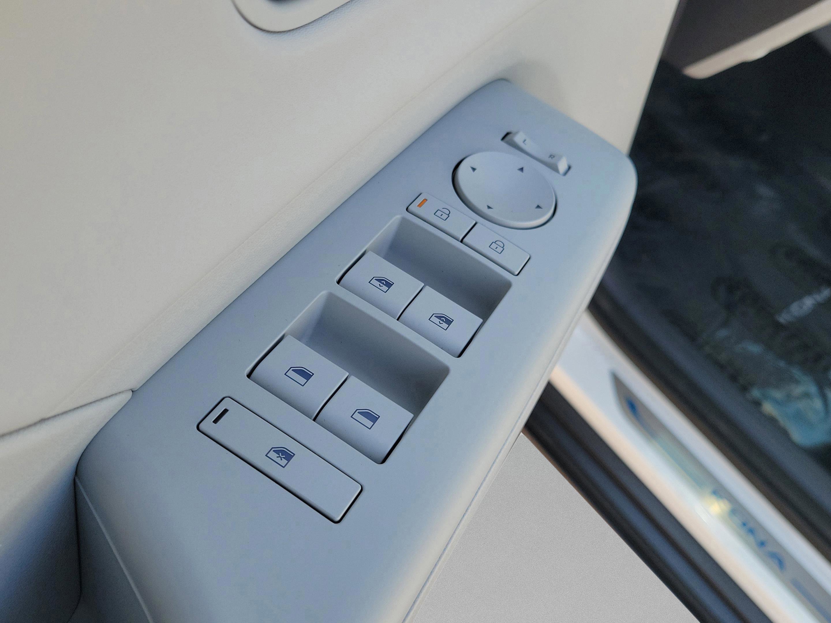 New 2026 Hyundai Kona SEL Premium image 26