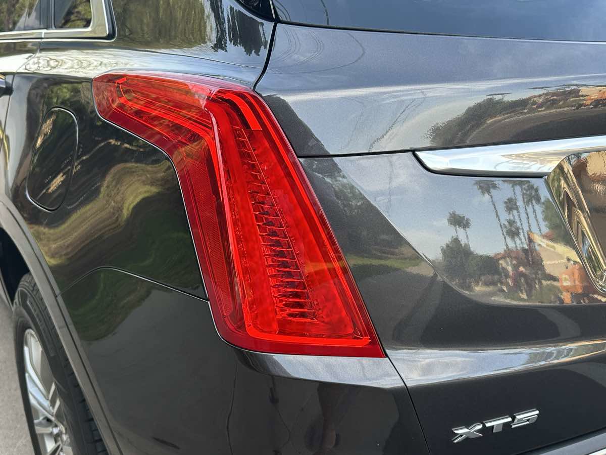 Used 2017 Cadillac XT5 Luxury w/ Driver Awareness Package image 54