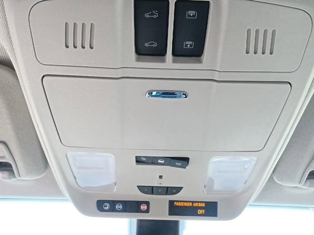 Used 2019 Buick Envision Essence FWD image 24