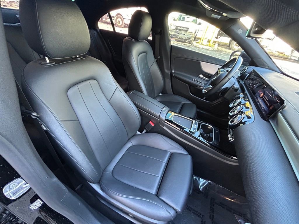 Used 2024 Mercedes-Benz CLA 250 image 31