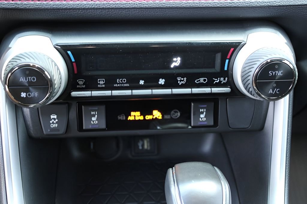 Used 2023 Toyota RAV4 SE w/ Weather & Moonroof Package image 15