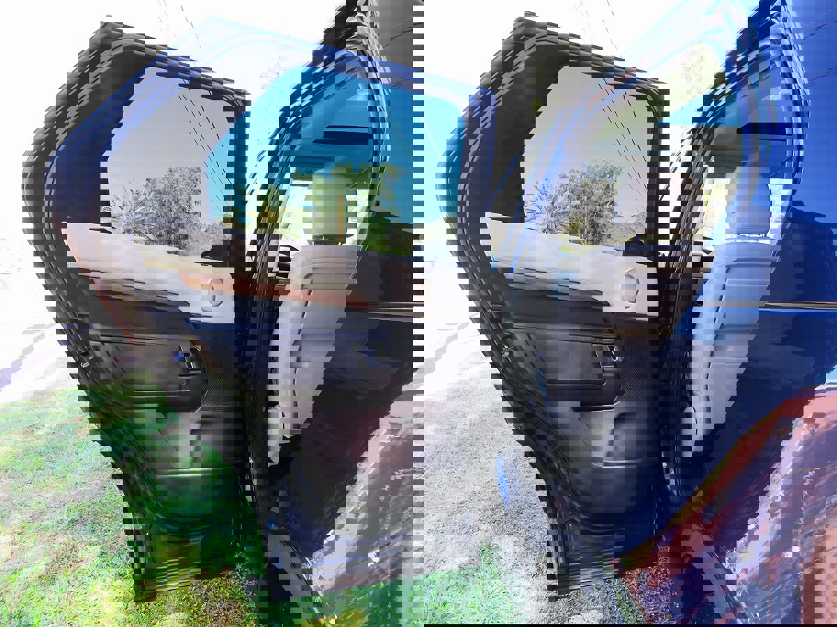 Used 2018 Land Rover Discovery HSE image 20