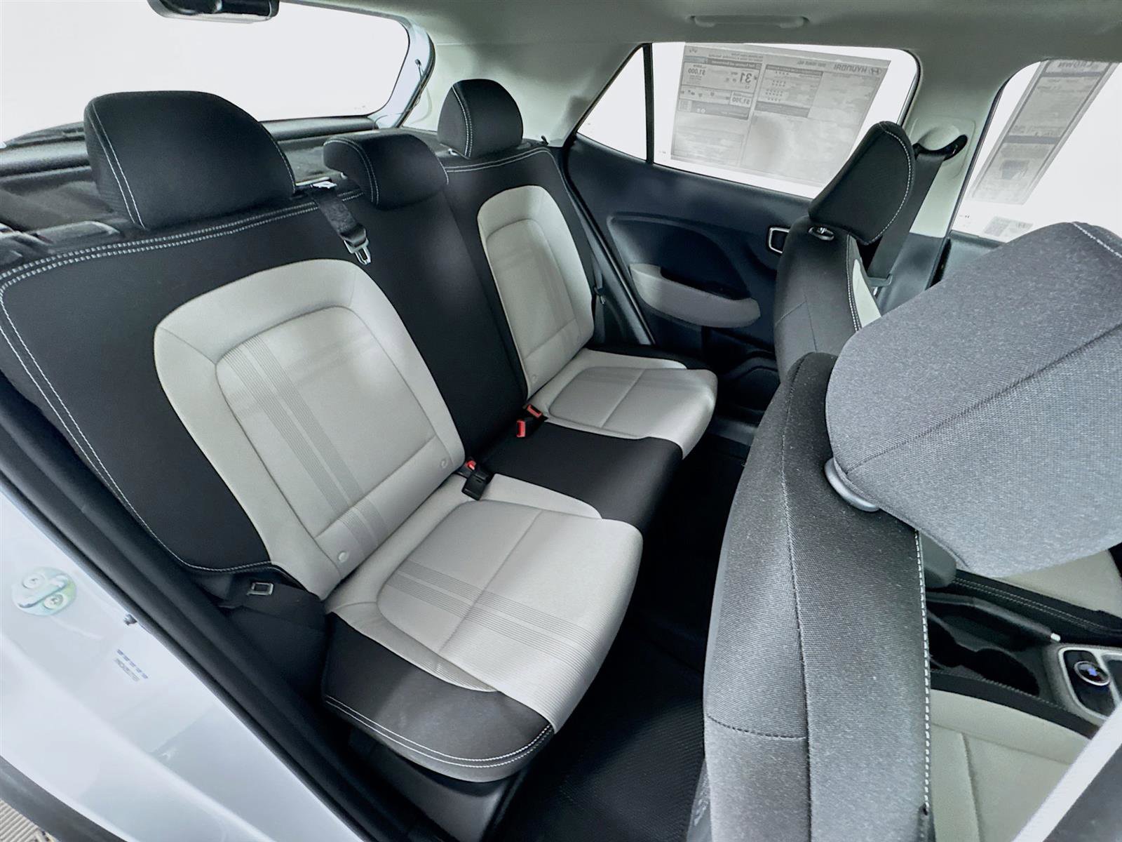 New 2025 Hyundai Venue SEL image 25