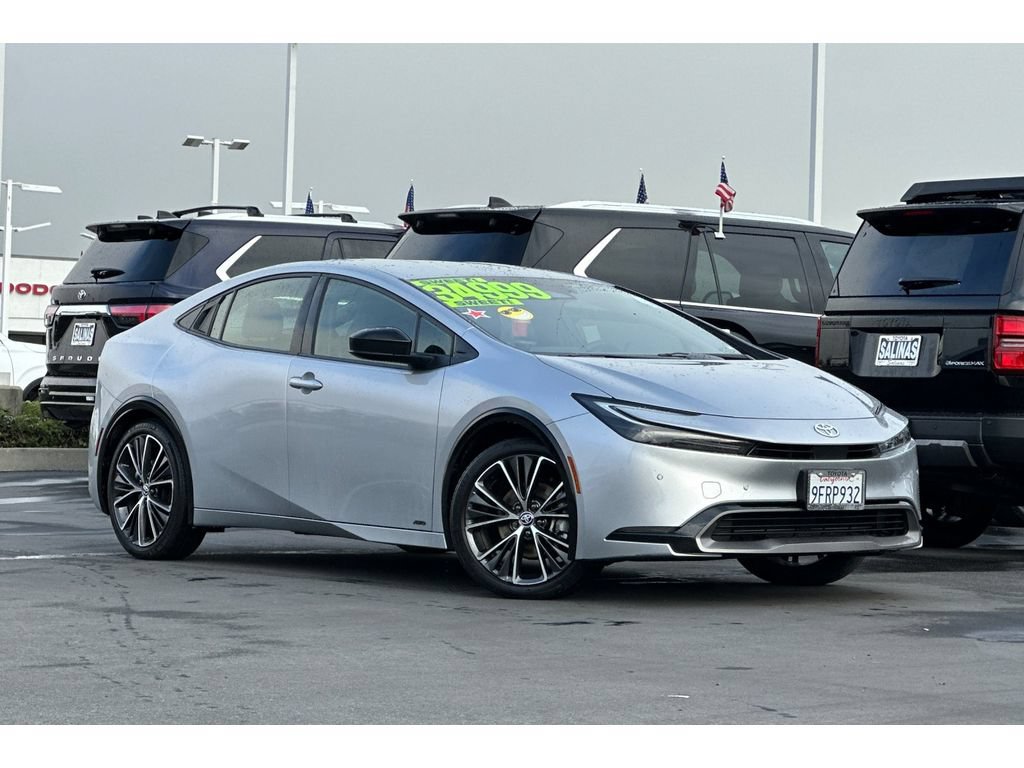 Used 2023 Toyota Prius XLE AWD/4WD image 2