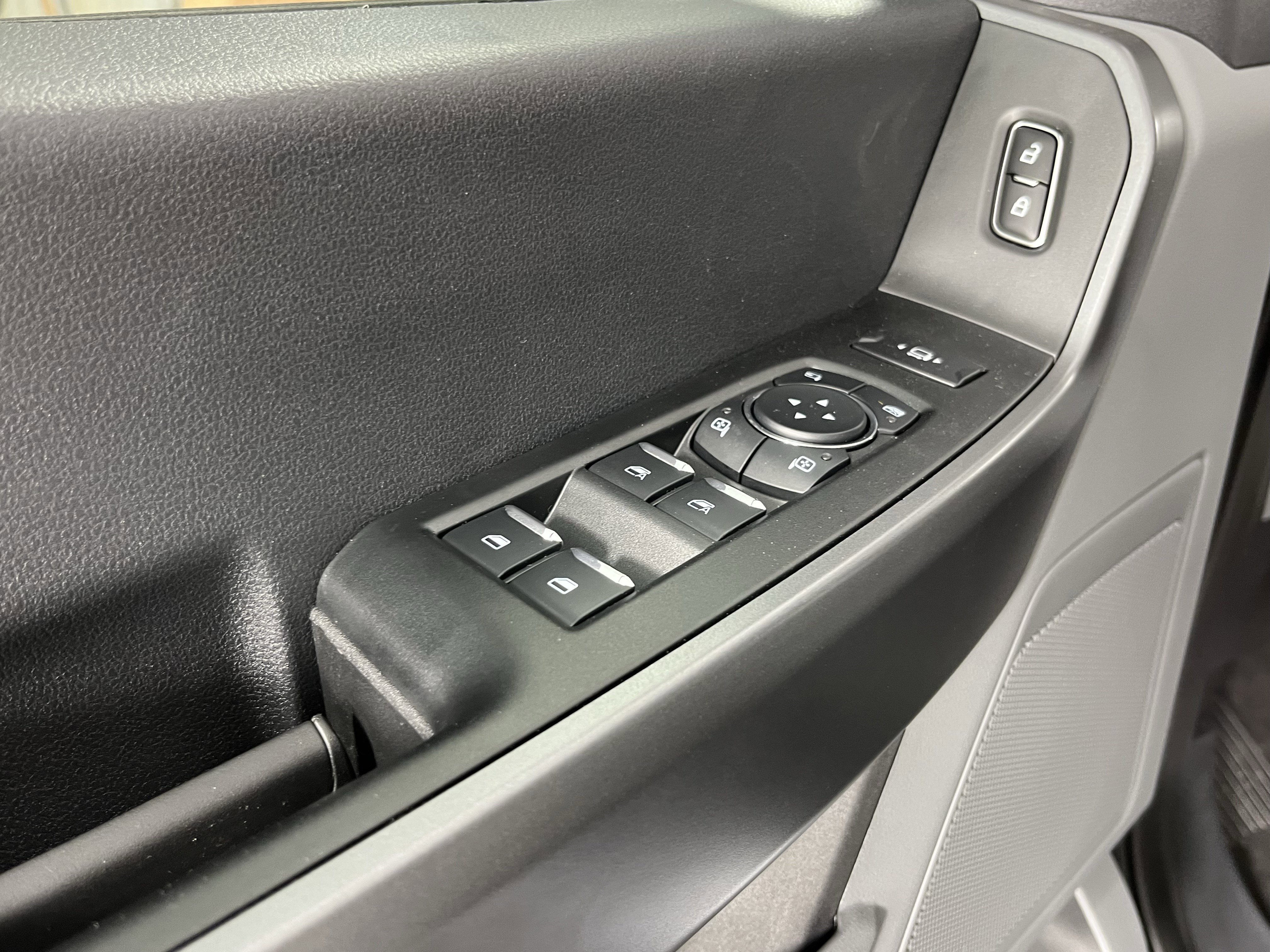 New 2026 Ford F350 XLT w/ FX4 Off-Road Package image 16