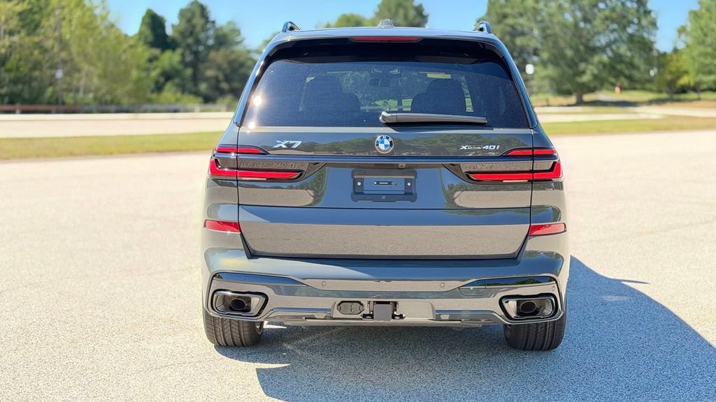 New 2027 BMW X7 xDrive40i w/ M Sport Package AWD/4WD image 5
