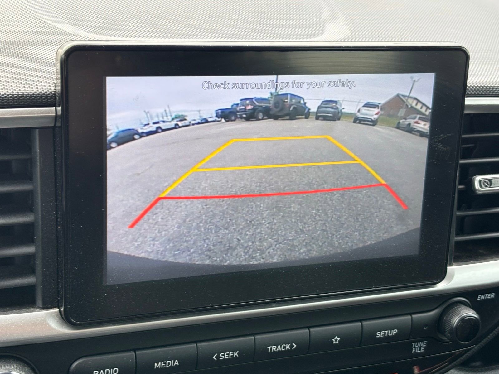 Used 2020 Hyundai Venue SEL FWD image 8