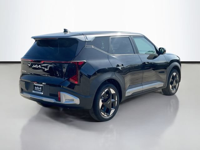 New 2027 Kia Seltos LX FWD image 7