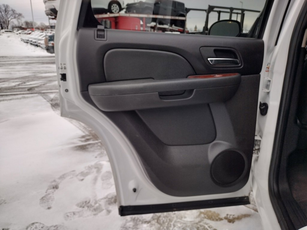Used 2014 GMC Yukon SLE image 11