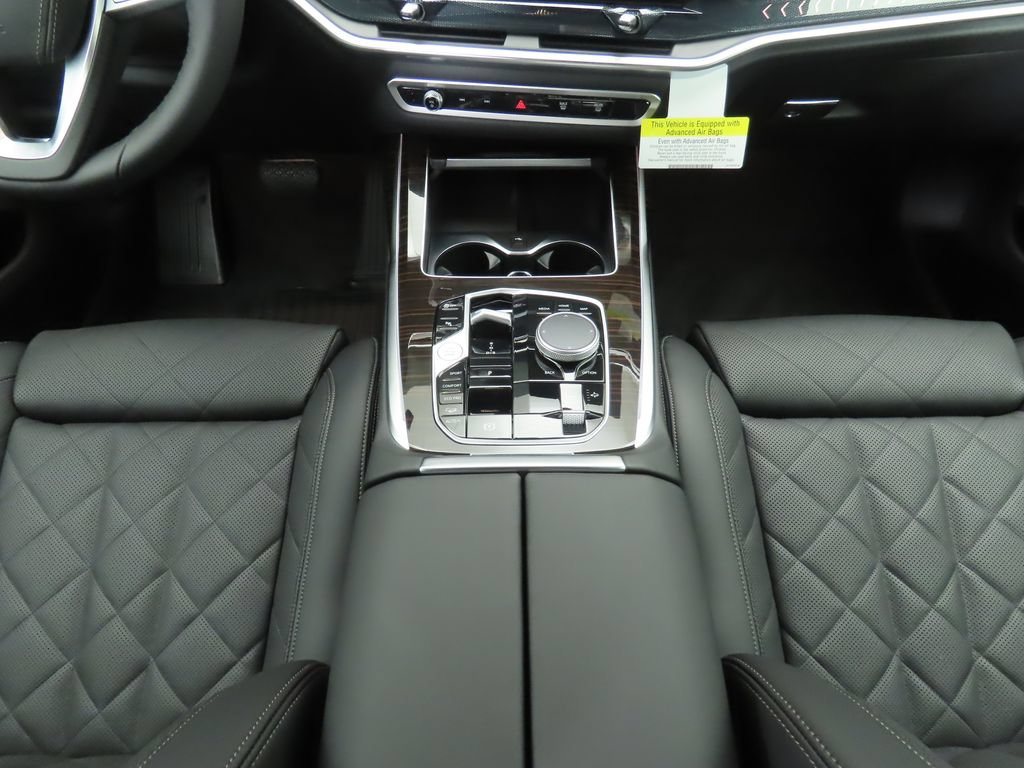 Used 2026 BMW X7 xDrive40i AWD/4WD image 17