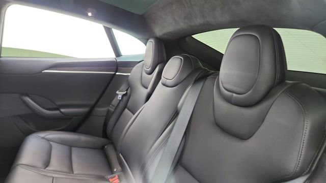 Used 2022 Tesla Model S image 28