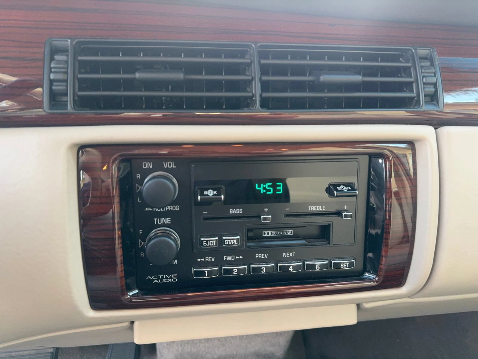 Used 1994 Cadillac De Ville Concours FWD image 19