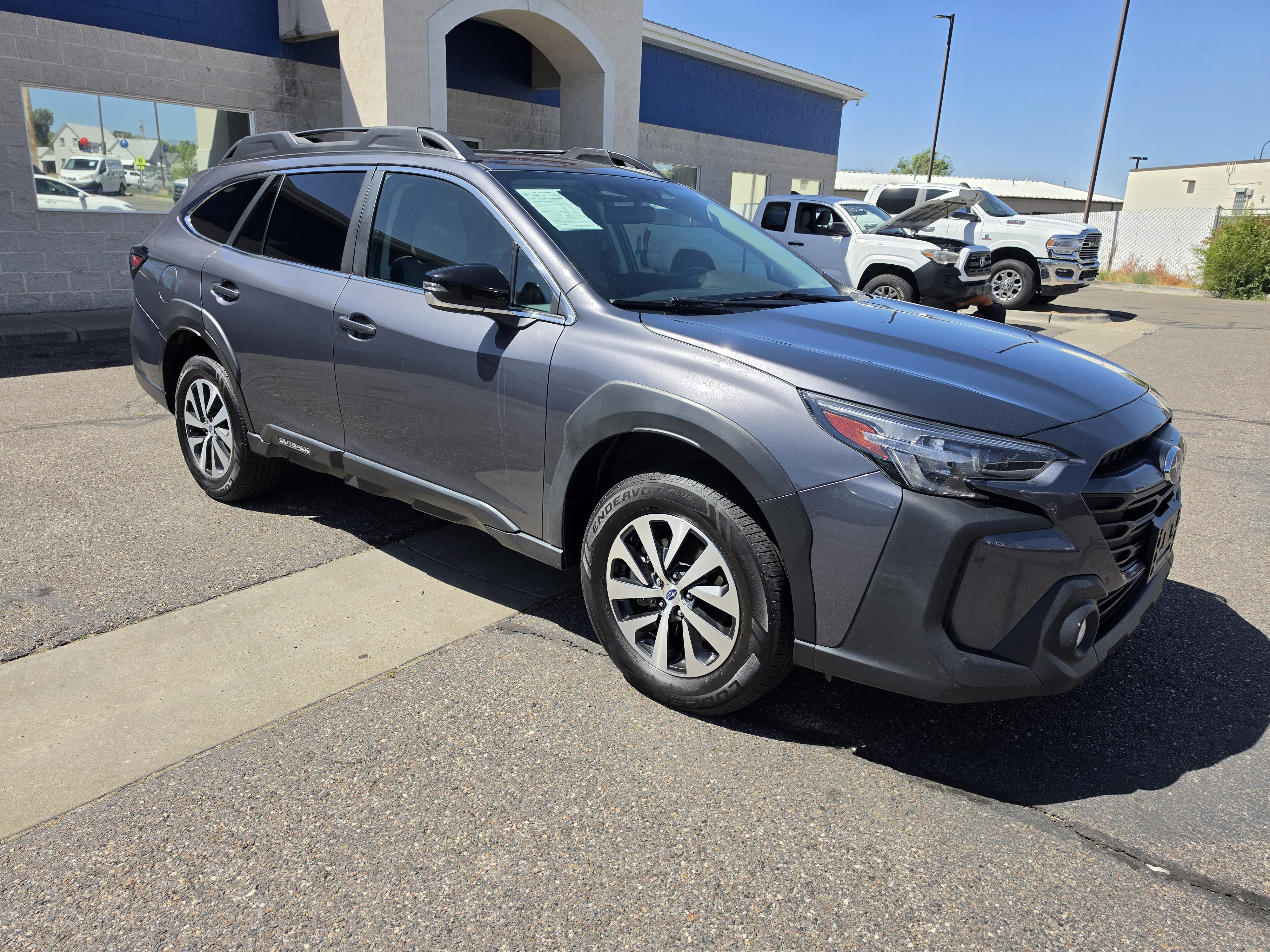 Used 2023 Subaru Outback Premium AWD/4WD image 8