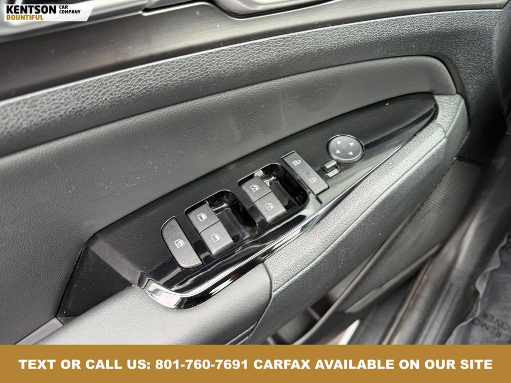 Used 2025 Kia Sportage EX image 21