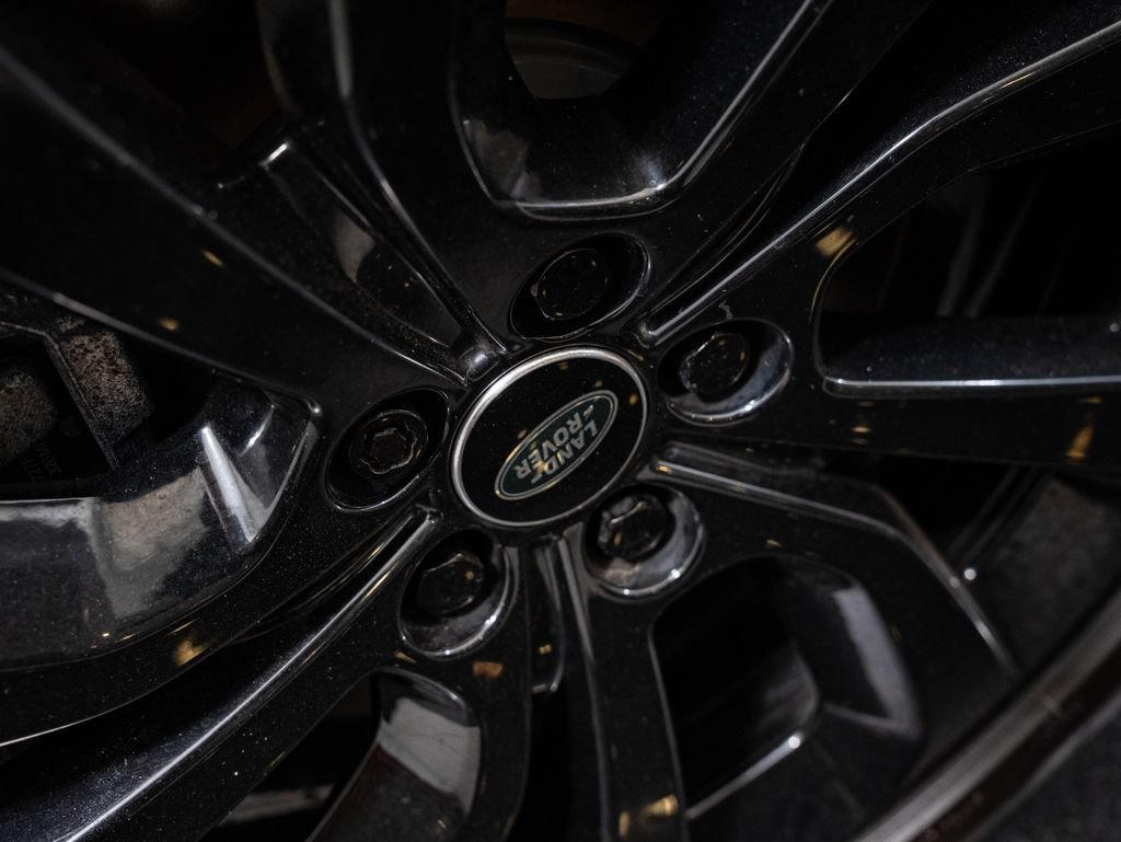 Used 2023 Land Rover Discovery Sport SE R-Dynamic AWD/4WD image 8