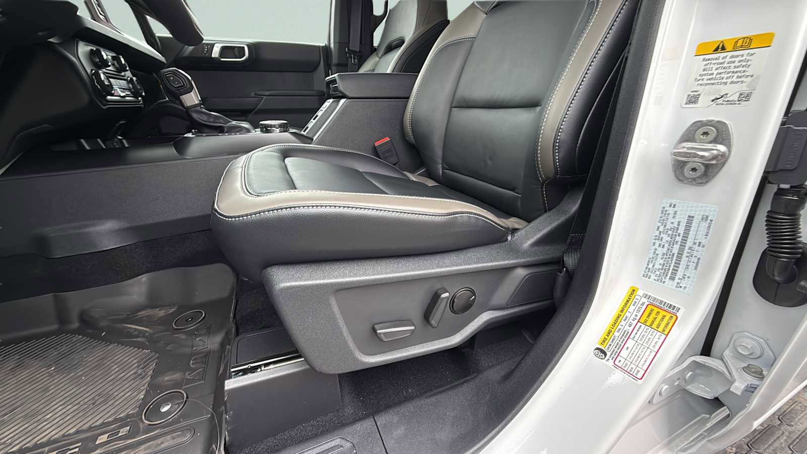 New 2026 Ford Bronco Outer Banks w/ Sasquatch Package image 21