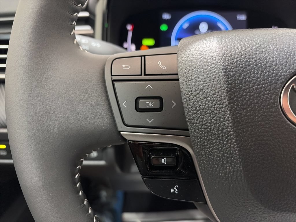 Used 2026 Toyota Camry SE FWD image 25