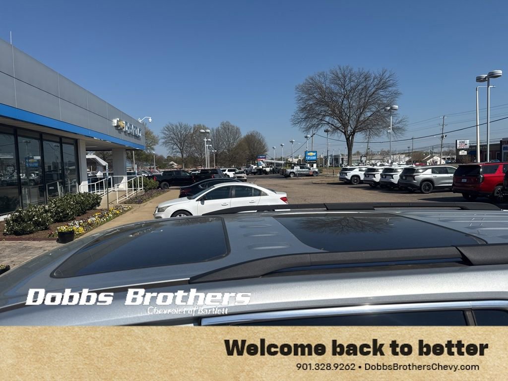 Used 2020 Chevrolet Traverse LT w/ LT Premium Package image 16