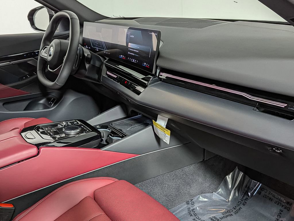 Used 2025 BMW 530i xDrive w/ Premium Package image 29