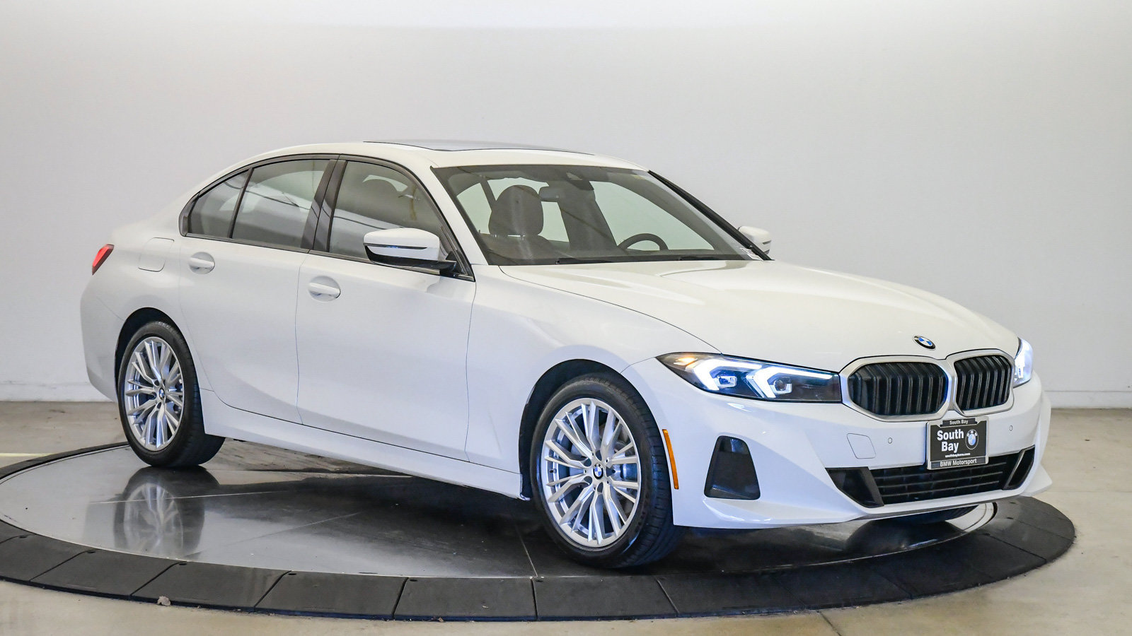 Certified 2023 BMW 330i Sedan w/ Premium Package RWD image 6
