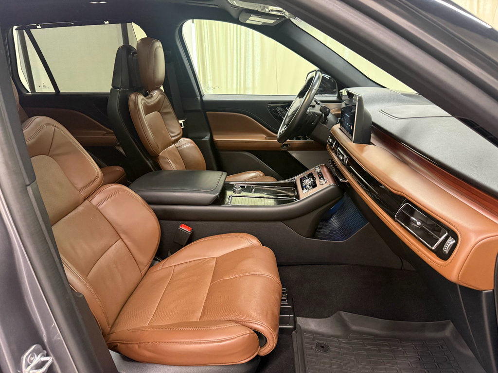 Used 2022 Lincoln Aviator Grand Touring w/ Equipment Group 301A AWD/4WD image 27
