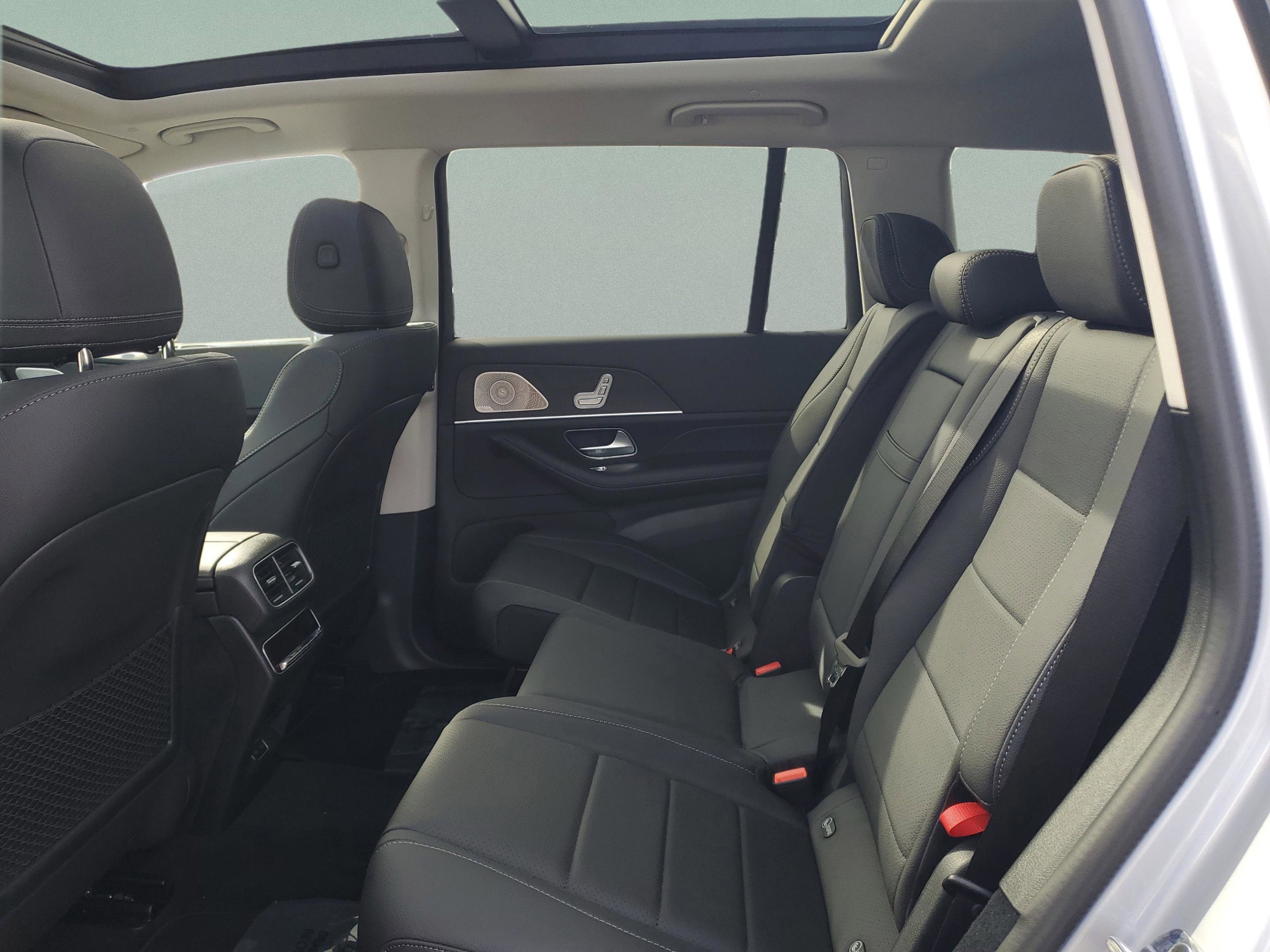 Certified 2026 Mercedes-Benz GLS 450 4MATIC image 8
