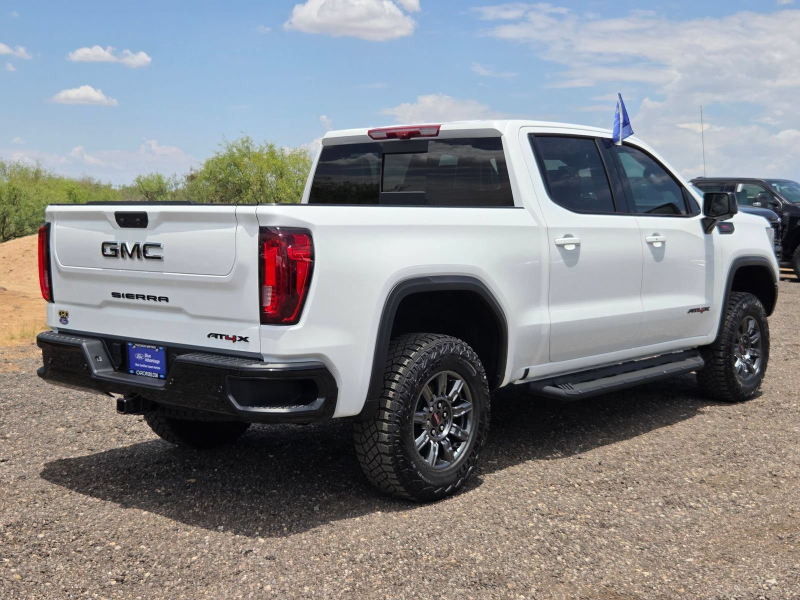 Used 2026 GMC Sierra 1500 AT4X w/ LPO, Black Badging Package AWD/4WD image 5
