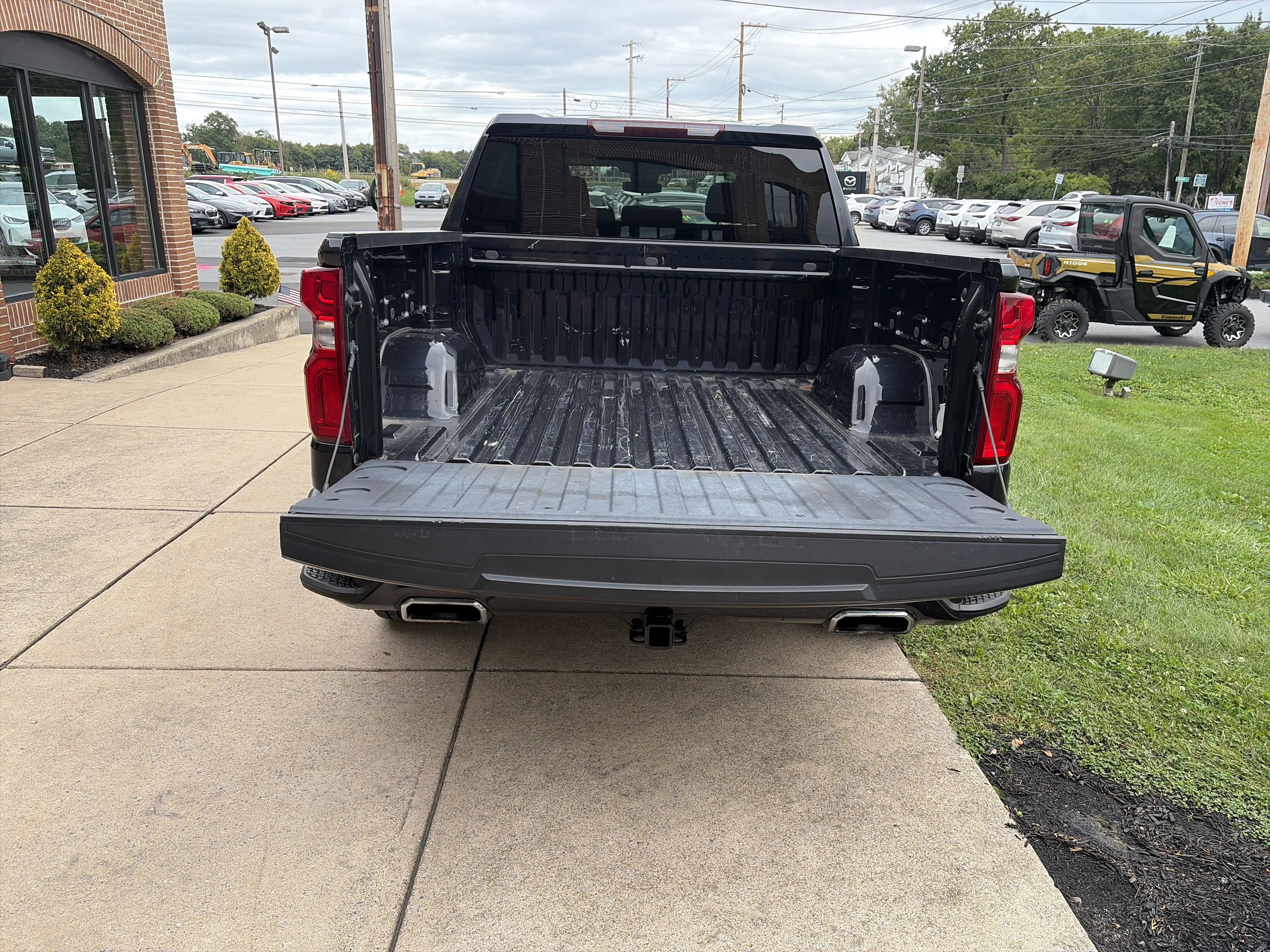 Used 2022 Chevrolet Silverado 1500 RST w/ Z71 Off-Road Package AWD/4WD image 5
