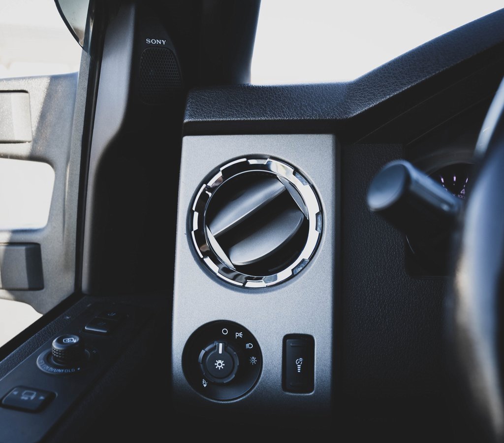 Used 2016 Ford F350 Lariat image 11