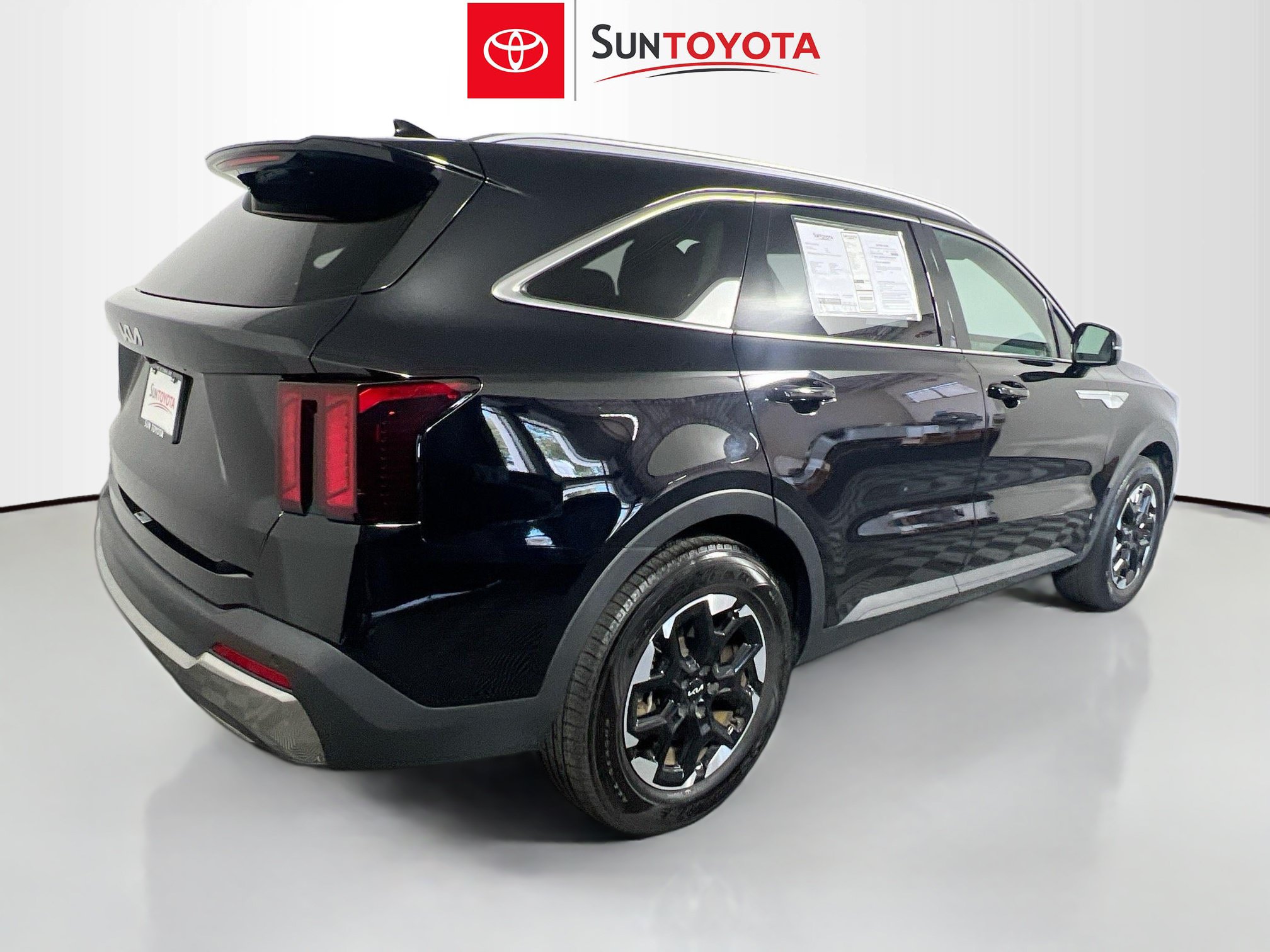 Used 2024 Kia Sorento S FWD image 4