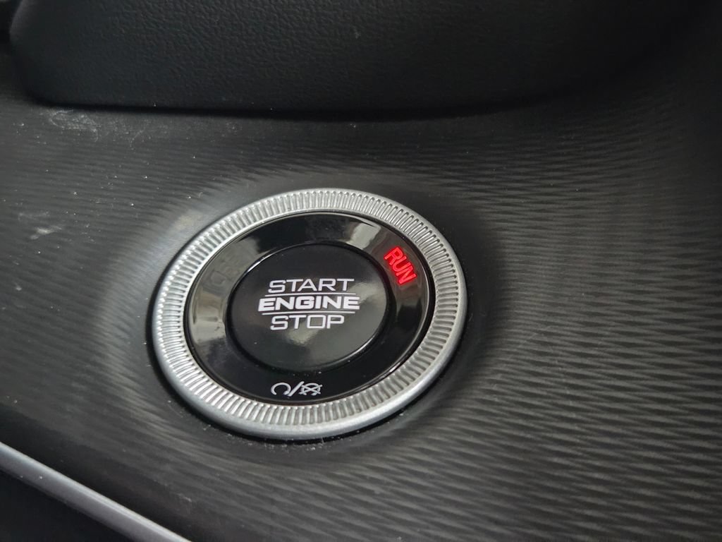 Certified 2024 Jeep Grand Cherokee Laredo X AWD/4WD image 9