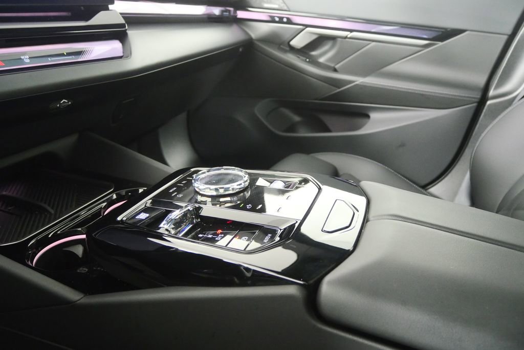 Certified 2025 BMW 540i xDrive image 22