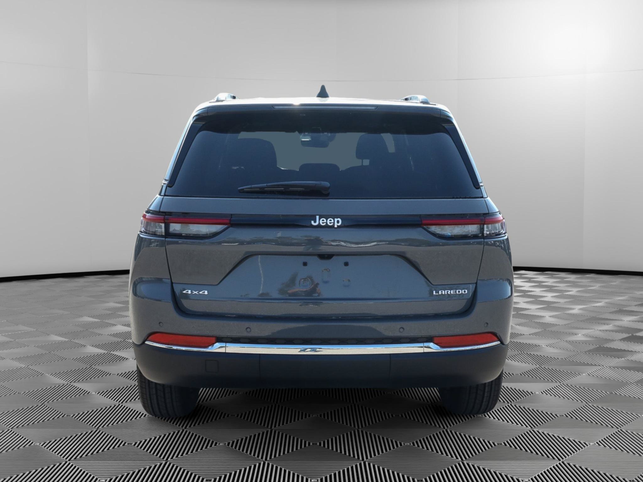 New 2027 Jeep Grand Cherokee Laredo X AWD/4WD image 6