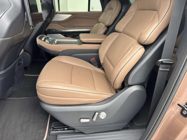 Certified 2026 Lincoln Navigator L Black Label AWD/4WD image 18