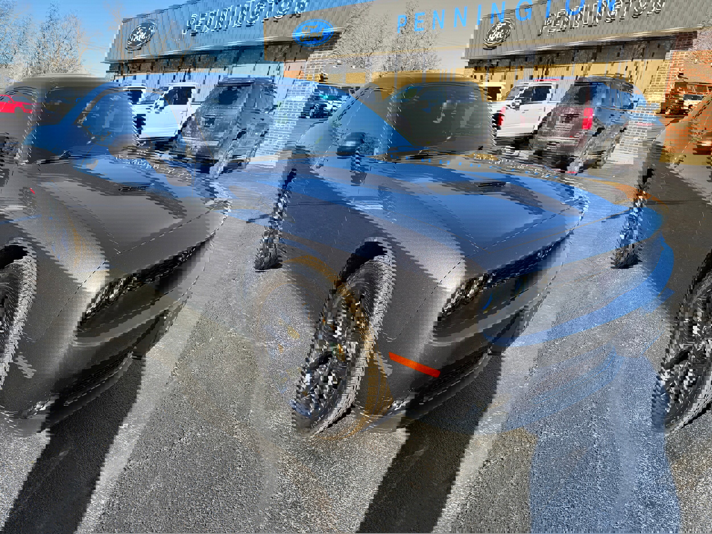 Used 2022 Dodge Challenger SXT w/ Driver Convenience Group image 9