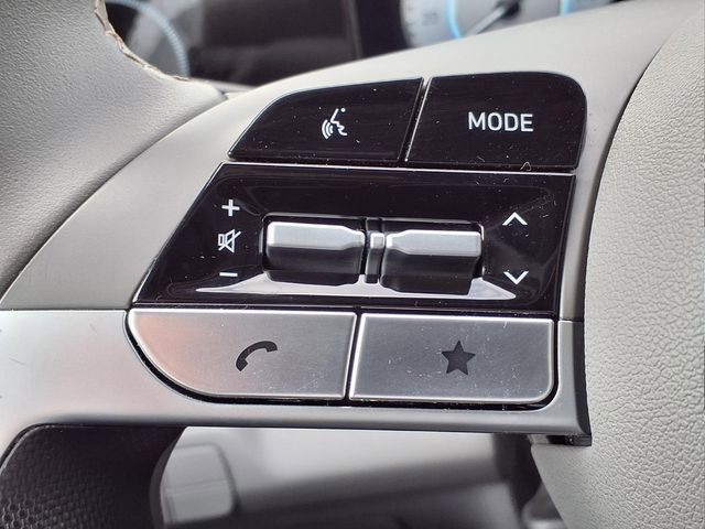 Certified 2025 Hyundai Elantra SEL FWD image 22