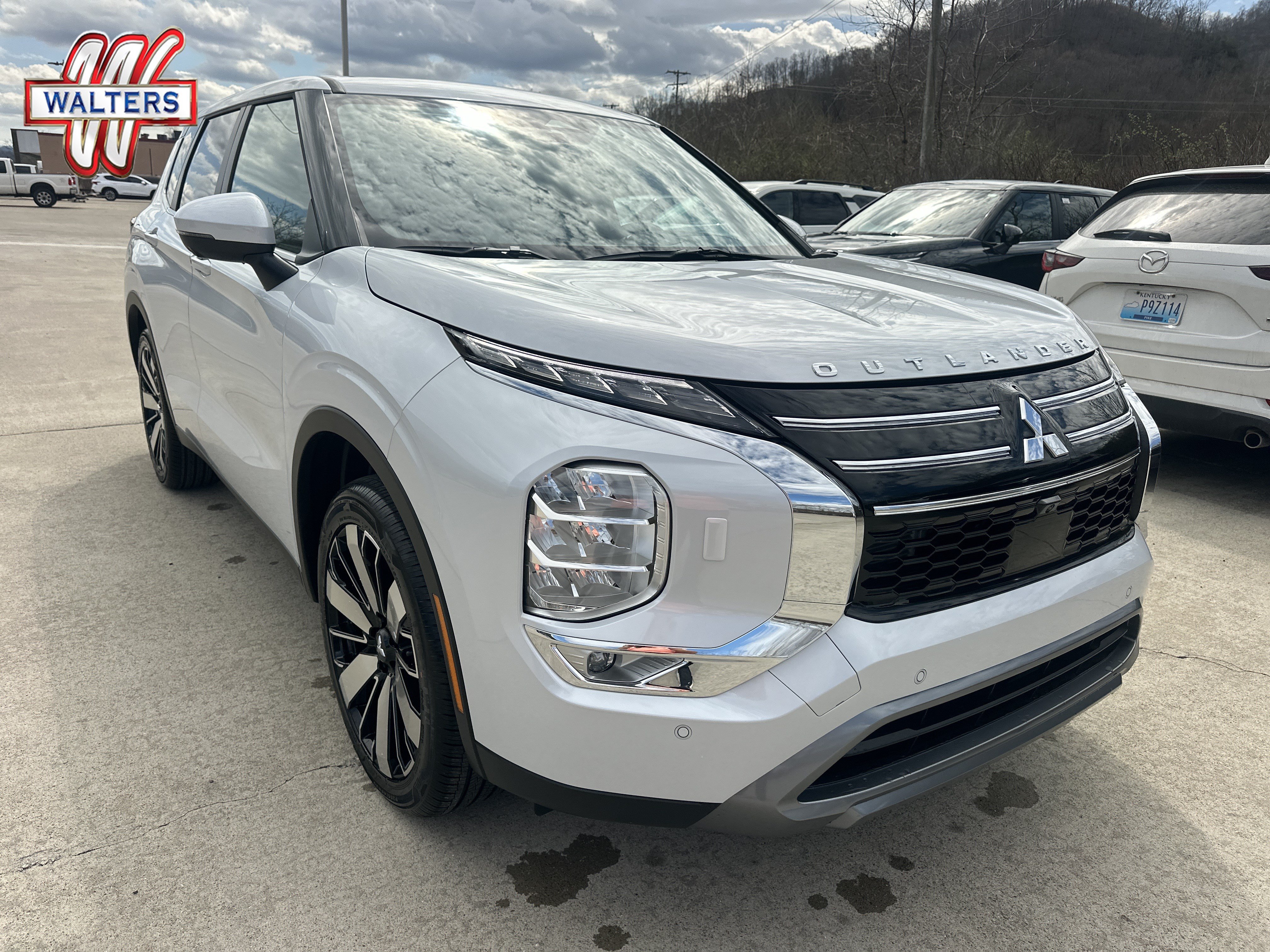 New 2026 Mitsubishi Outlander SE
