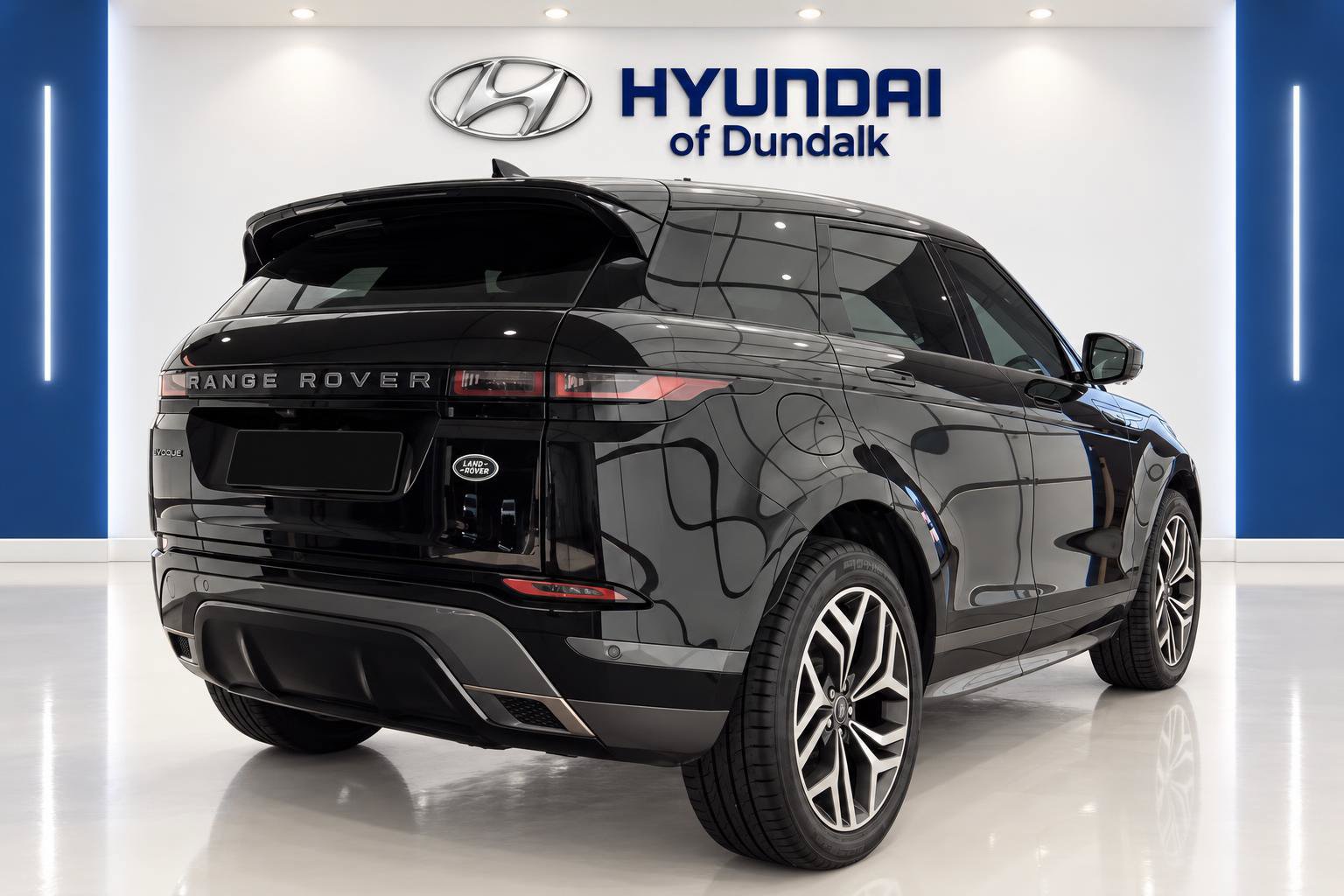 Used 2023 Land Rover Range Rover Evoque R-Dynamic S AWD/4WD image 4