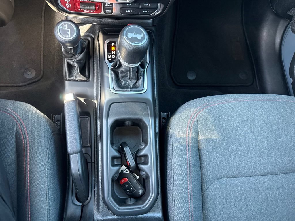 Certified 2025 Jeep Wrangler Unlimited Rubicon w/ Convenience Group AWD/4WD image 23