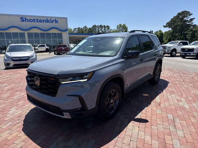 Certified 2025 Honda Pilot TrailSport image 32