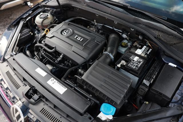 Used 2018 Volkswagen GTI SE FWD image 51