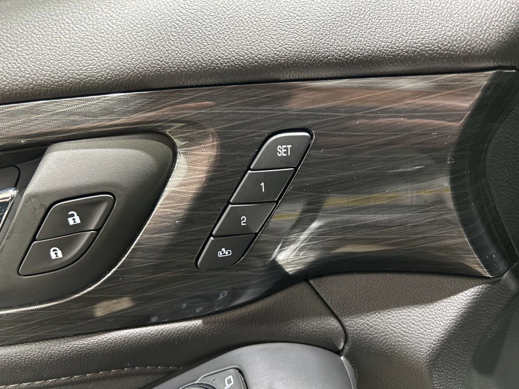 Used 2022 Chevrolet Traverse High Country image 14