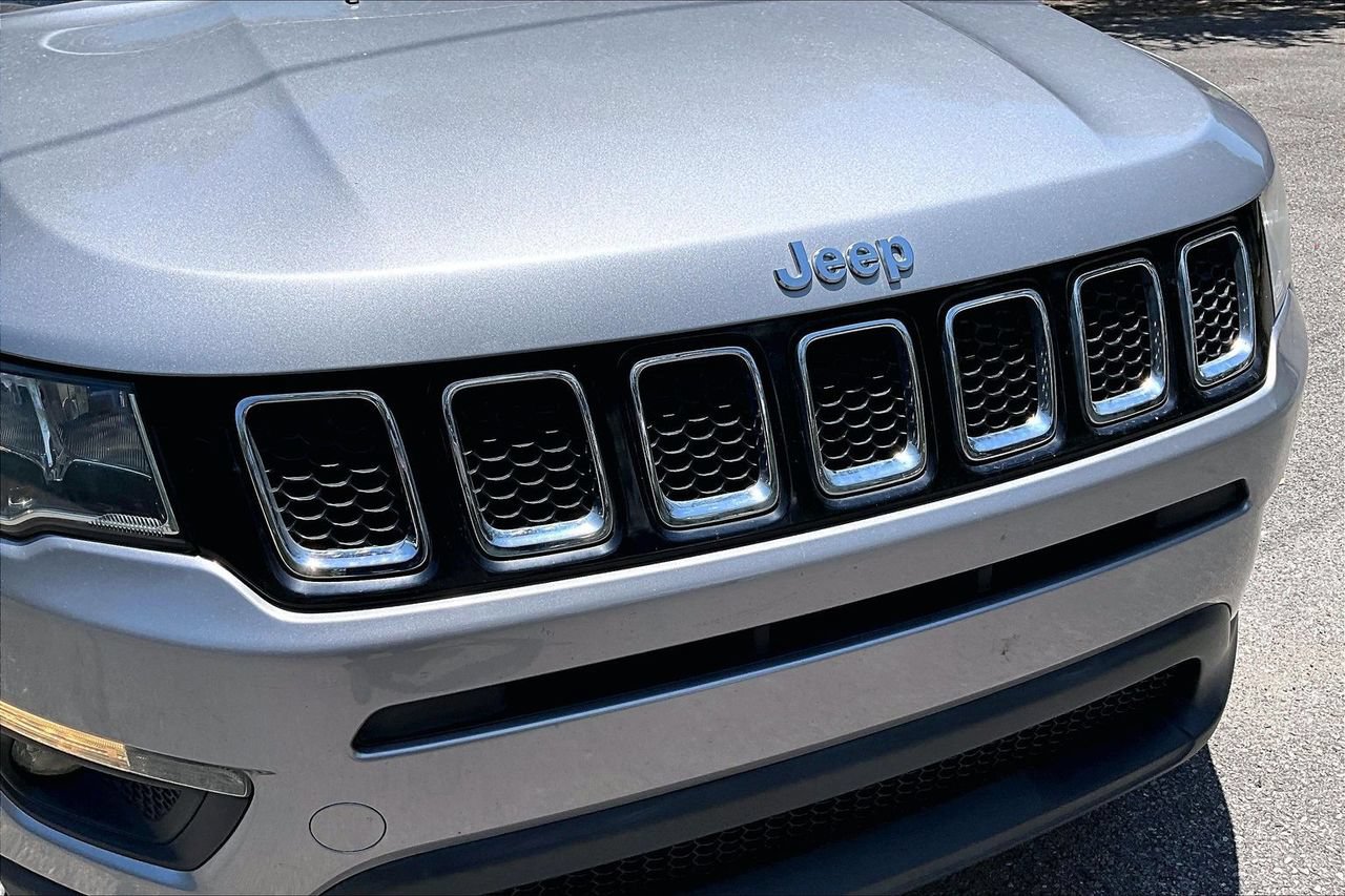 Used 2019 Jeep Compass Latitude w/ Popular Equipment Group FWD image 31