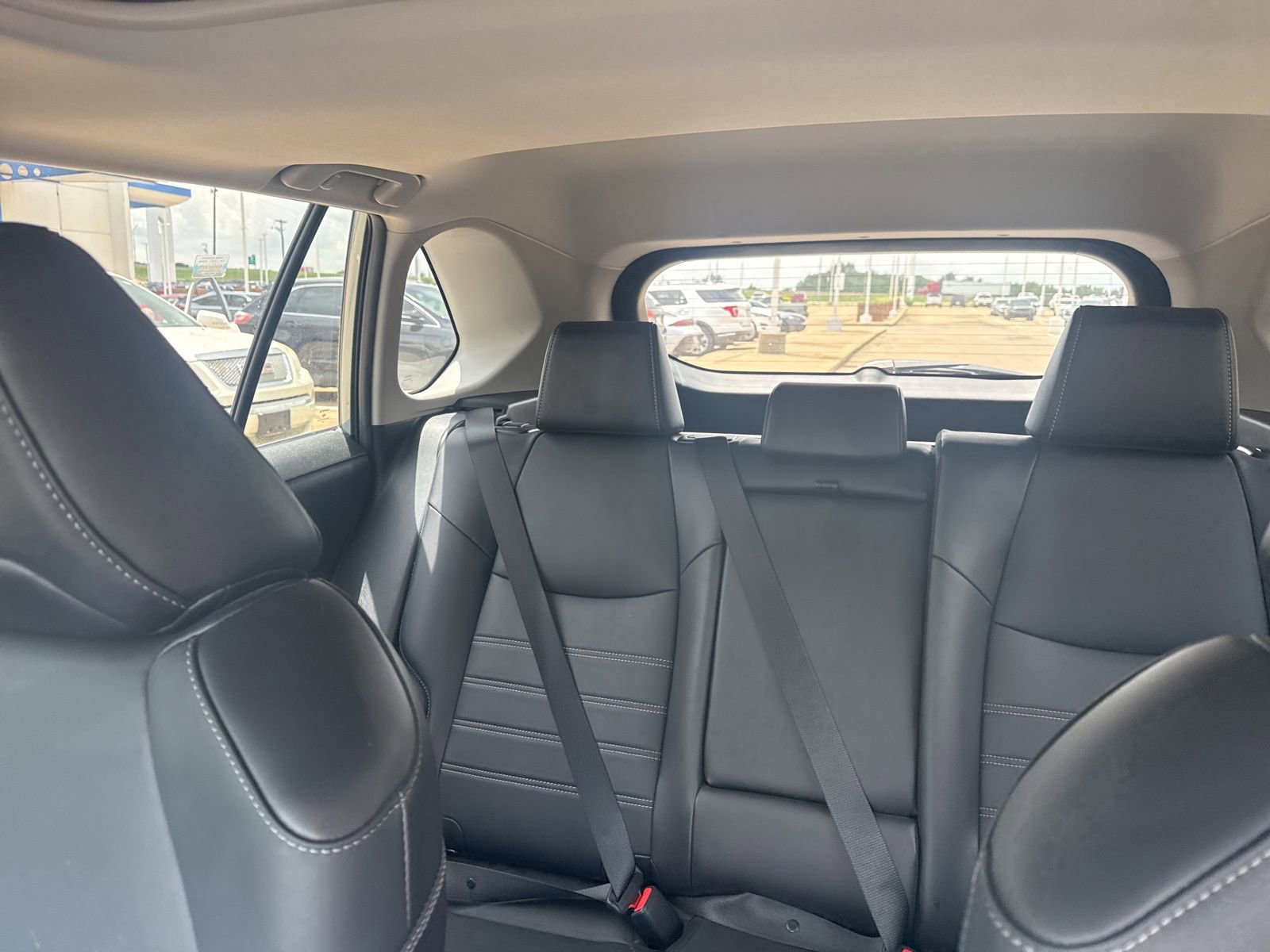 Used 2023 Toyota RAV4 XLE Premium FWD image 11