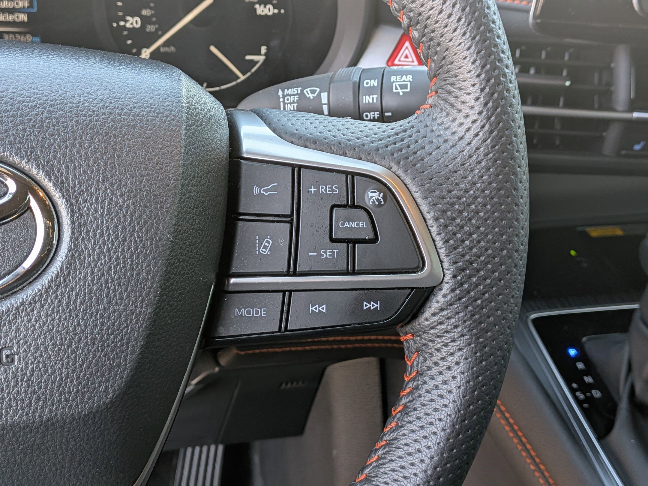 Used 2024 Toyota Sienna XSE w/ XSE Plus Package image 19